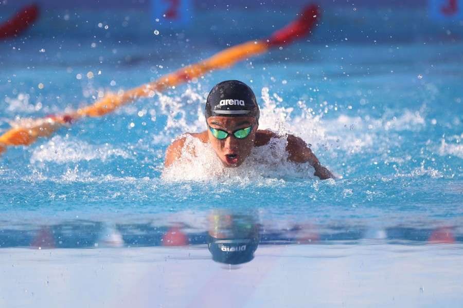 Hussain, Singh set swimming national records